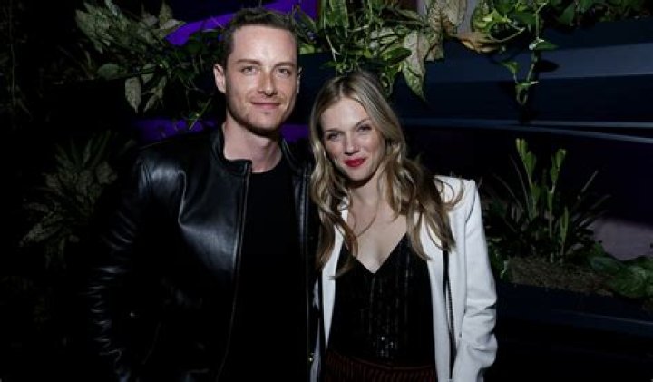Tracy Spiridakos’s Boyfriend: Who is Tracy Spiridakos Dating?