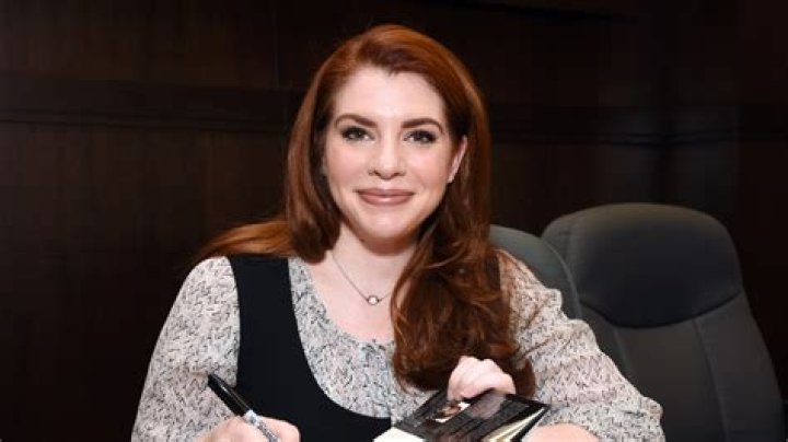 Who Is Stephenie Meyer? Wiki, Age, Height, Net Worth, Husband, Marriage