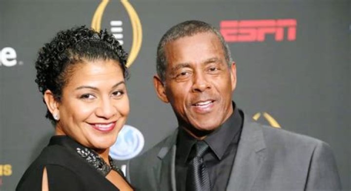Who is Tony Dorsett? Wiki, Age, Height, Wife, Net Worth, Ethnicity