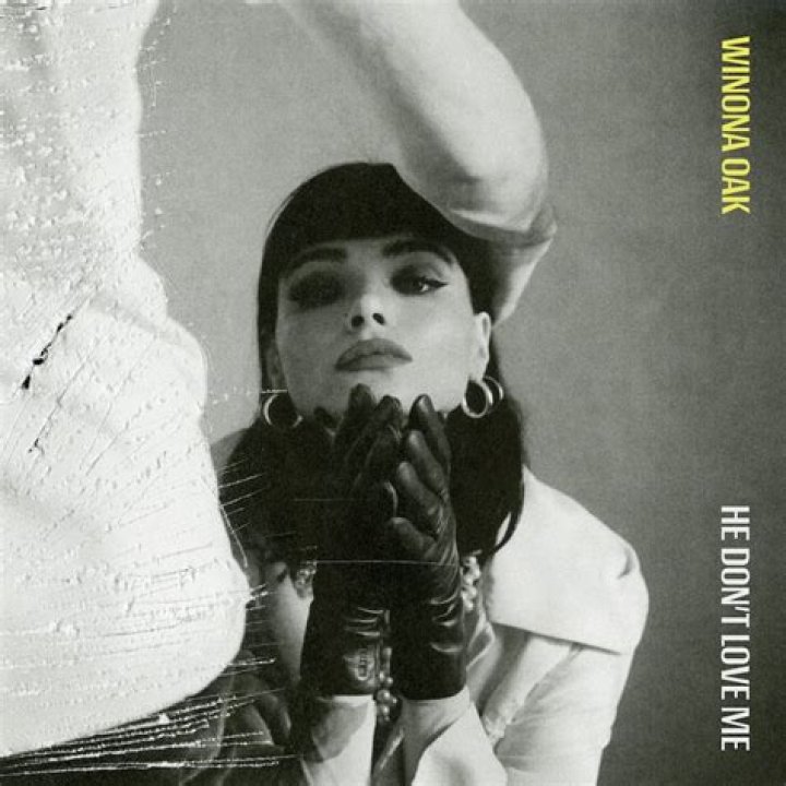 Winona Oak releases brooding new single 'He Don't Love Me'